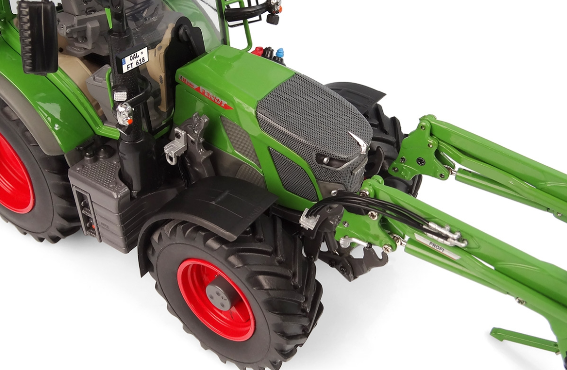 Fendt 618 Vario mit Frontlader
