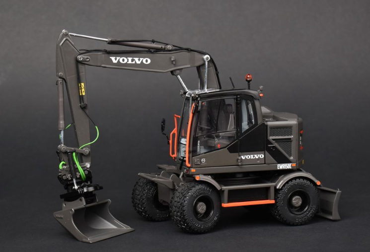 Volvo EWR150E Excavator Nokian Black Edition