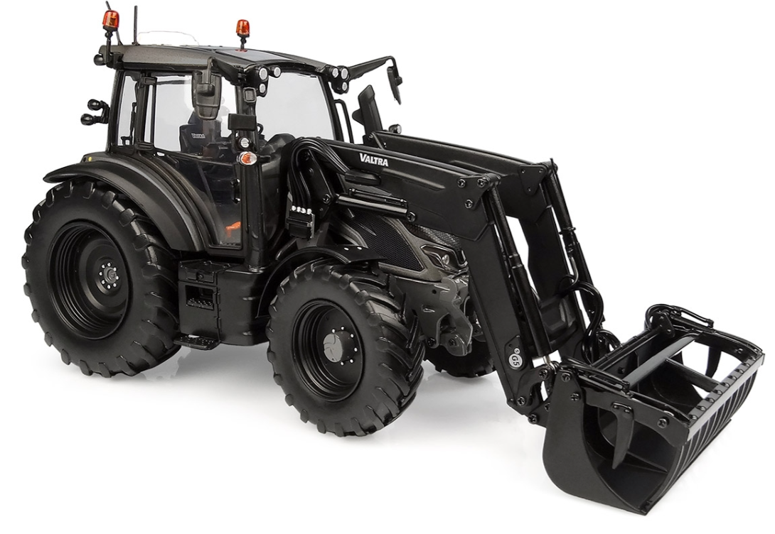 Valtra G135 mit Frontlader in Titangrau