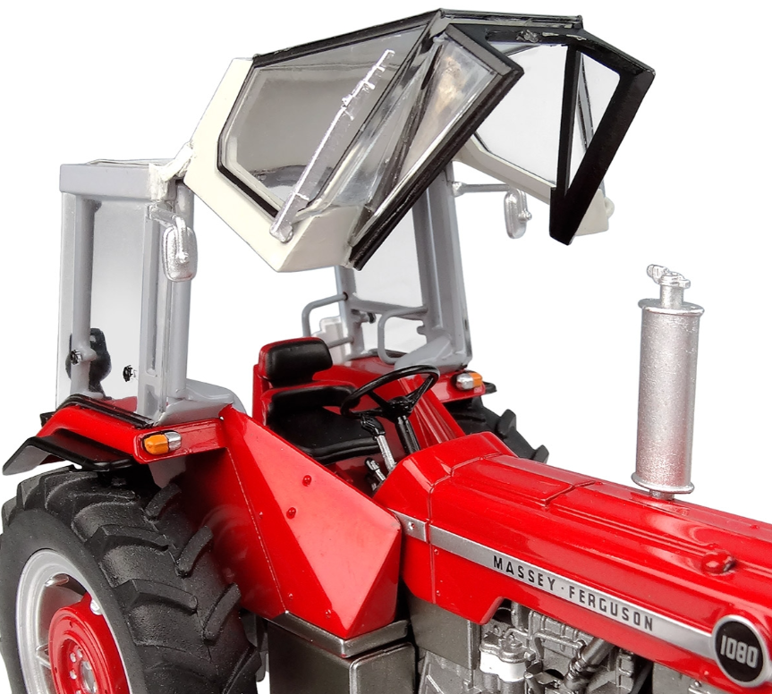 Massey Ferguson 1080 mit Peko-Kabine und Allradantrieb (4WD)