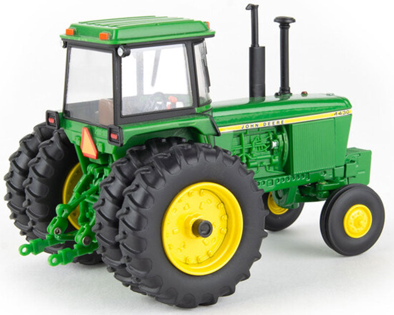 John Deere 4430 mit Doppelrädern Prestige Collection