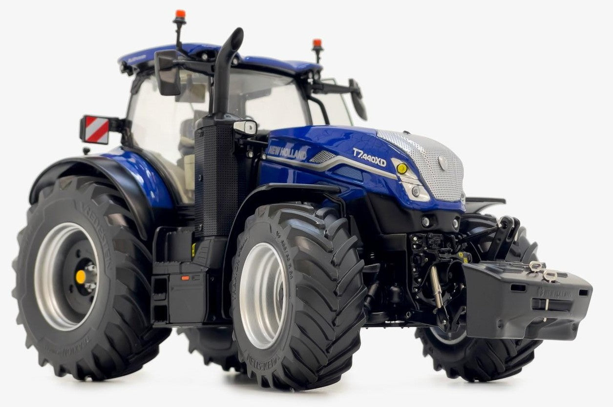 New Holland T7.440XD Dynamic Blue