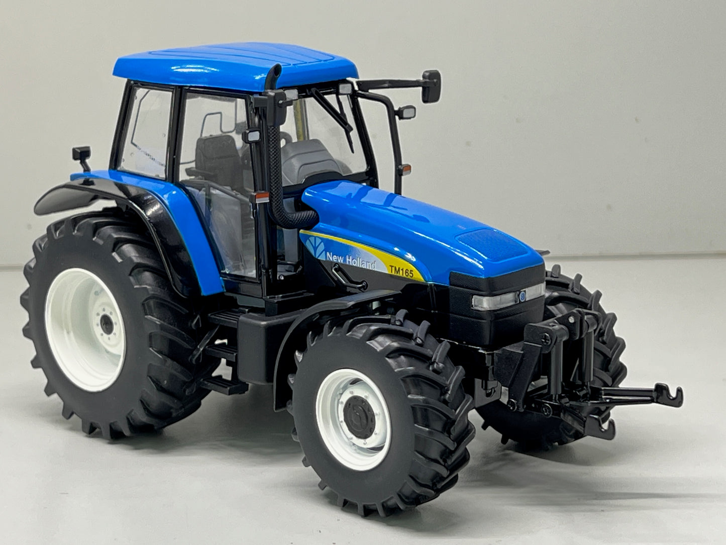New Holland TM165 Traktor