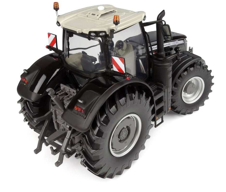Massey Ferguson 8740 S Black Edition Traktor Limitiertes Modell