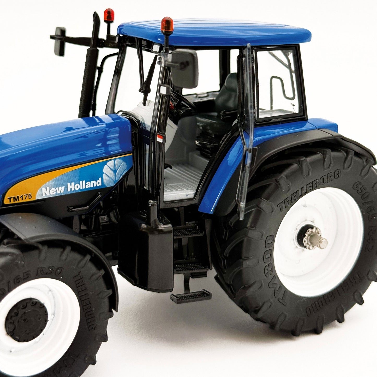 New Holland TM 175 G2 Traktor mit Frontgewicht Limited Edition