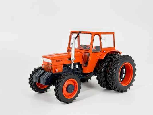 Traktor Fiat 1000 DT mit Kabine und Doppelbereifung 1972-1976