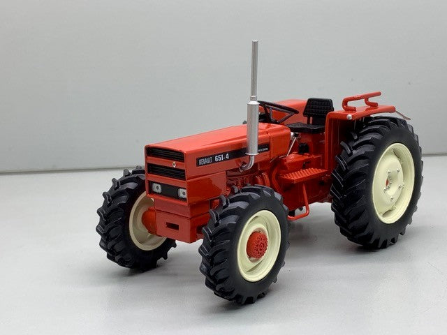 Renault 651-4 Traktor