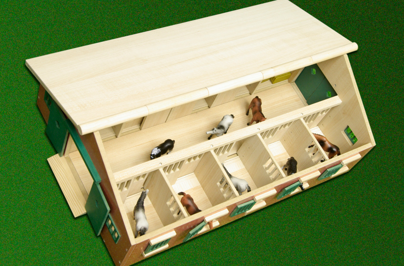 Pferdestall mit 9 Boxen