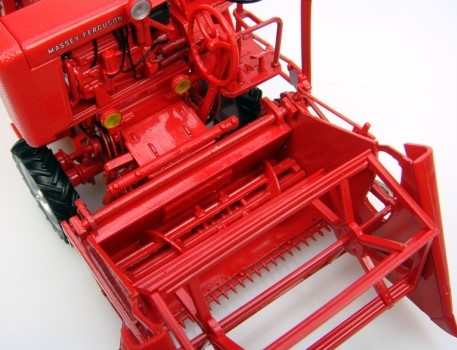 Massey Ferguson 830 Mähdrescher