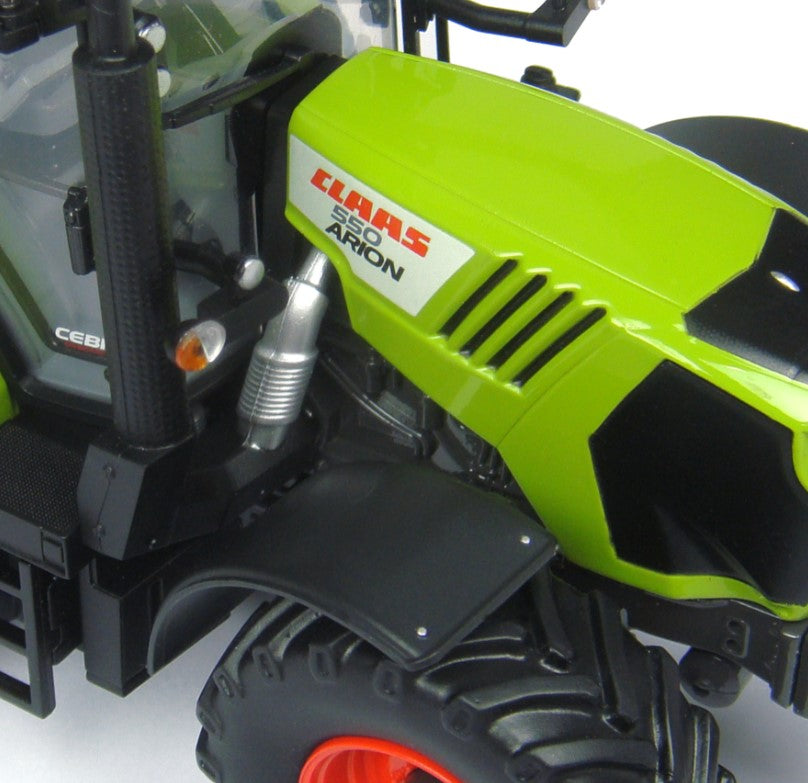 Claas Arion 550 mit Frontgewicht