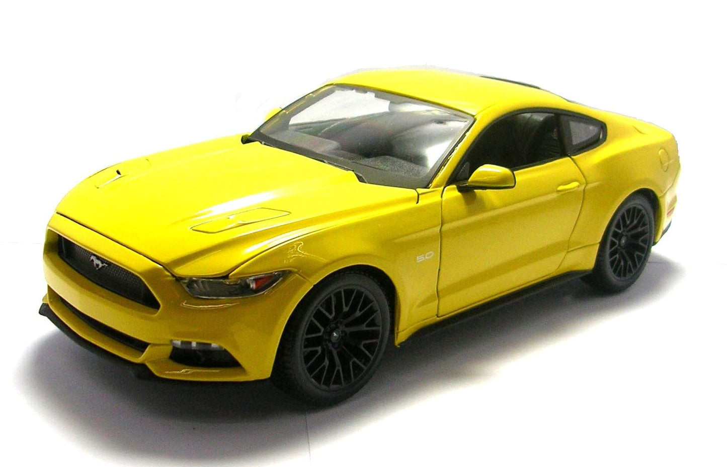 Ford Mustang GT 2015 1/18 gelb