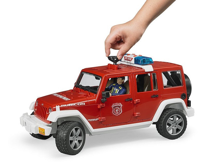 Jeep Wrangler Rubicon Feuerwehr- Einsatzfahrzeug mit Feuerwehrmann