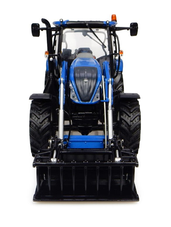 New Holland T6.145 mit Frontlader 740 TL