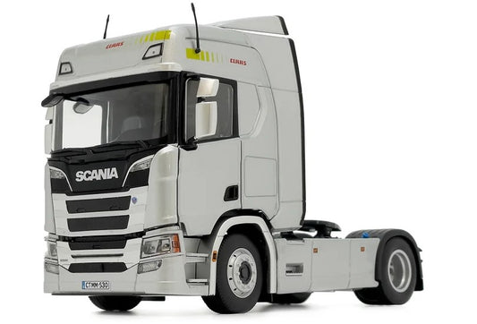 Scania R500-Serie im silbernen Claas-Design