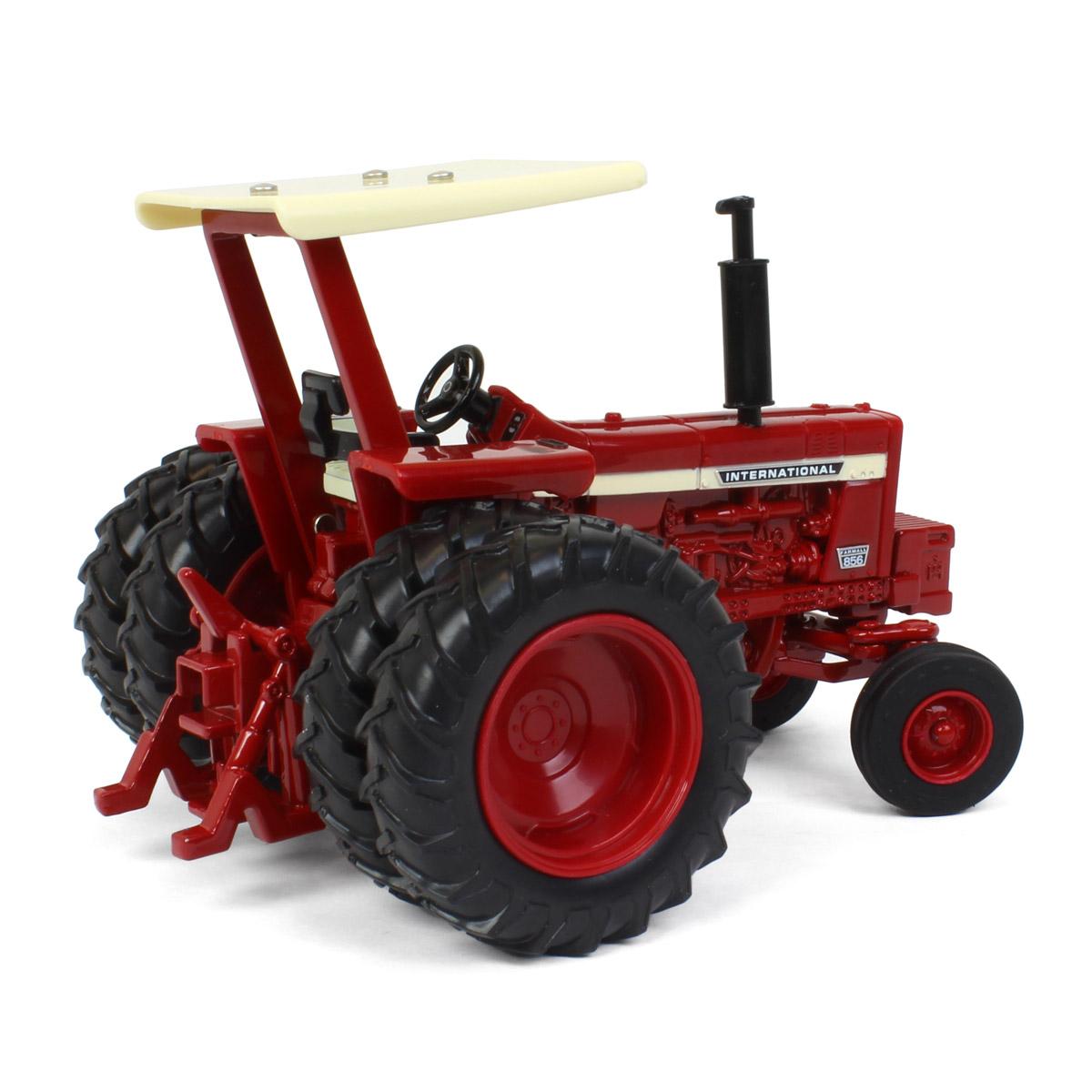 IH Farmall 856 mit Zwillingsreifen