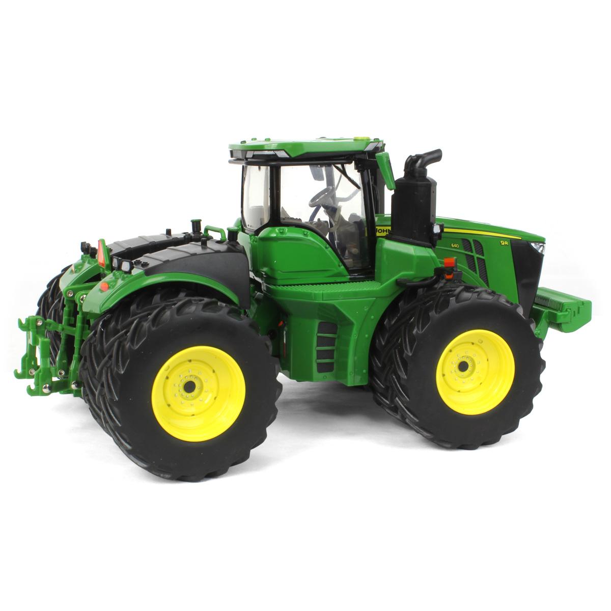 John Deere 9R 640 mit Doppelräder Prestige Collection