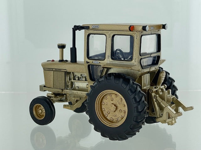 John Deere 4020 2wd with Hiniker cab Gold Limited Edition